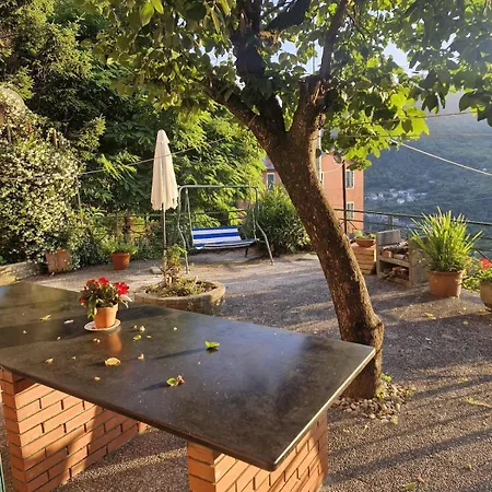 Casa Naty Golfo Paradiso Casa de Férias Uscio